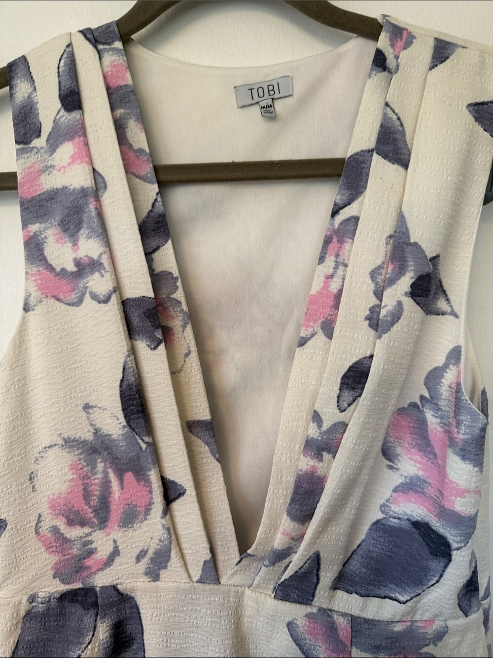 TOBI Cream Floral Deep V-Neck Sleeveless Dress Size Medium - Picture 4 of 9